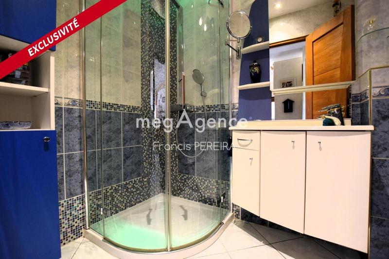 Maison - 182 m² - 8 pièces