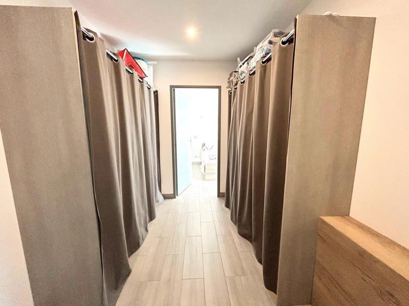 Maison - 208 m² - 9 pièces