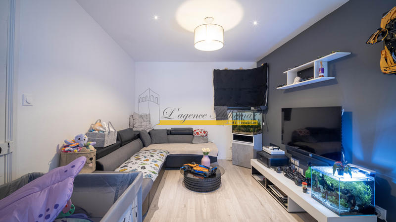 Maison - 162 m² - 8 pièces