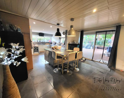 Maison ancienne - 235 m² - 9 pièces