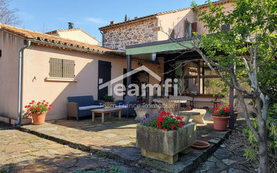 Maison traditionnelle - 139 m² - 6 pièces