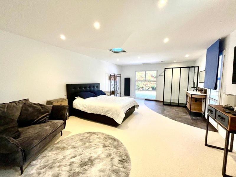 Maison - 400 m² - 15 pièces