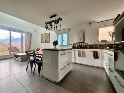 Appartement - 86 m² - 4 pièces