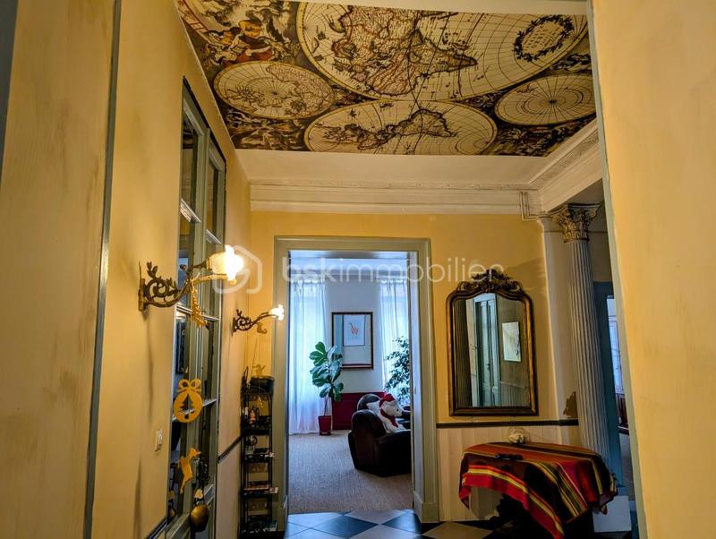 Maison bourgeoise - 250 m² - 8 pièces