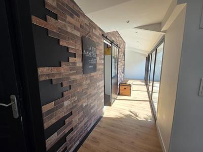 Maison - 215 m² - 10 pièces