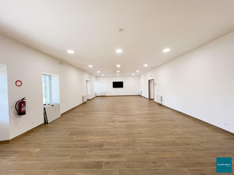 Maison - 350 m² - 11 pièces