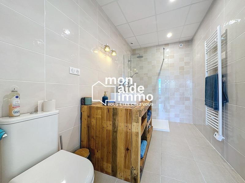 Maison - 260 m² - 8 pièces