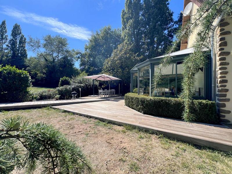 Maison - 230 m² - 9 pièces