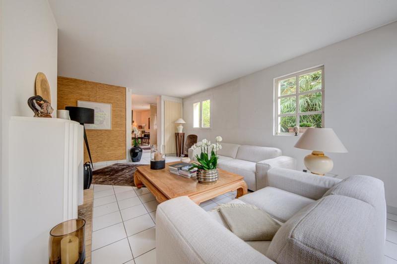 Maison - 200 m² - 7 pièces