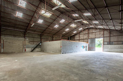 Local d'activité / Entrepôt - 600 m²