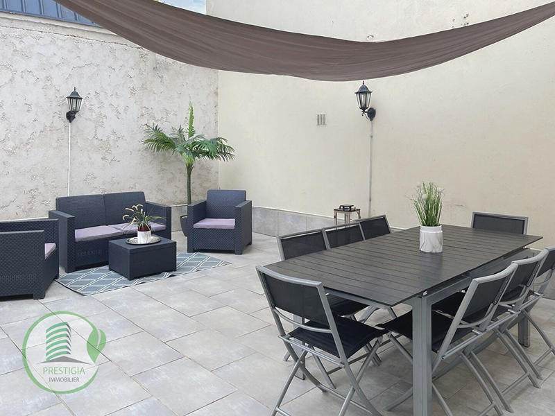 Maison - 224 m² - 9 pièces