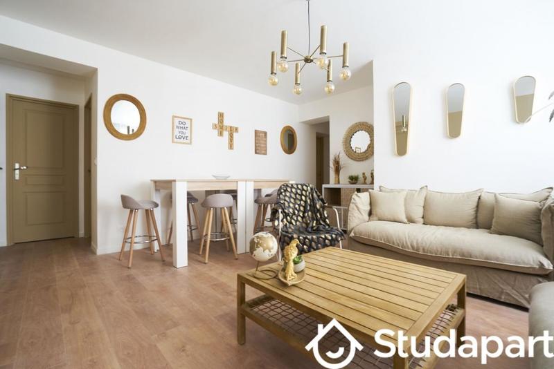 Chambre - 10 m² - 1 pièce