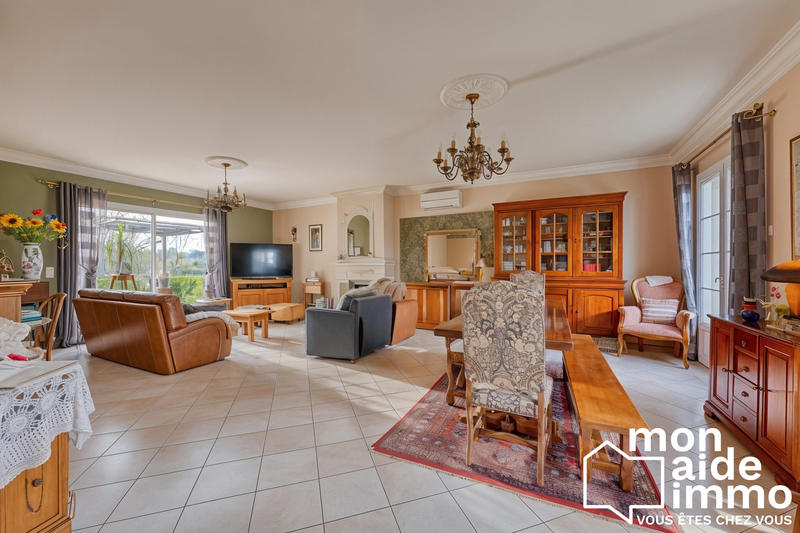 Maison - 180 m² - 6 pièces