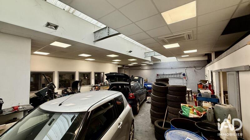 Local commercial - 267 m² - 3 pièces