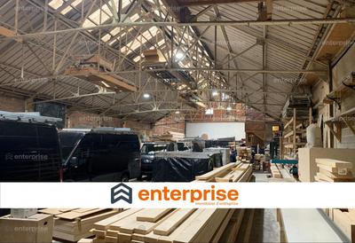 Local d'activité / Entrepôt - 1 300 m²