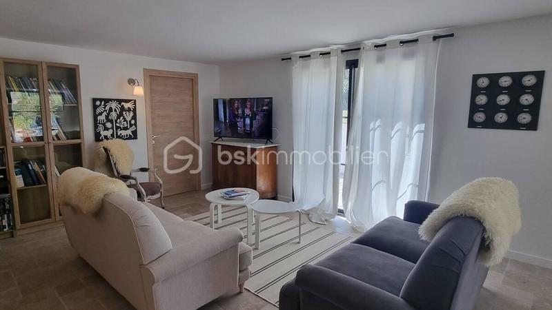 Villa - 300 m² - 7 pièces