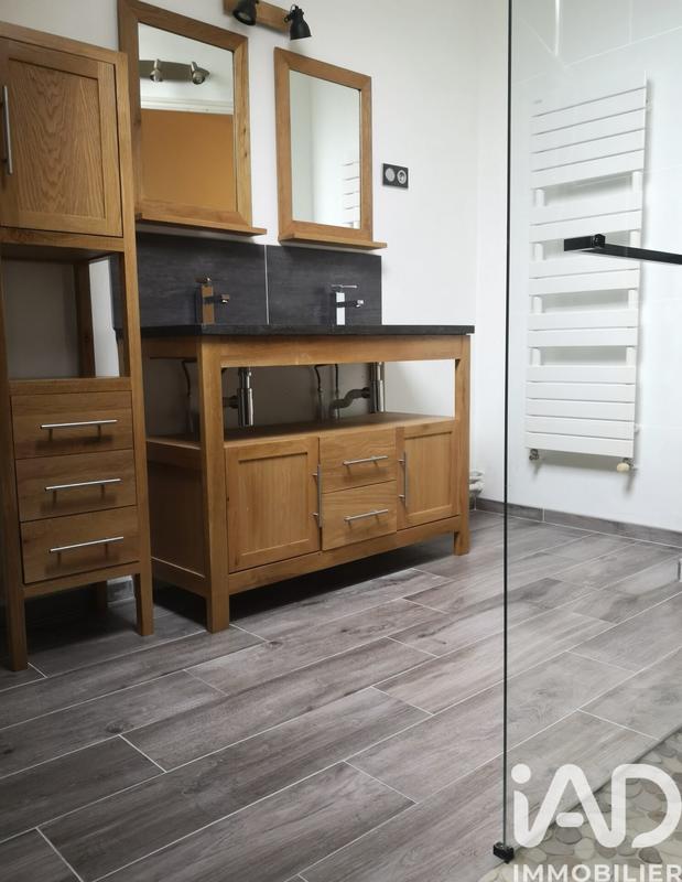 Maison - 195 m² - 9 pièces