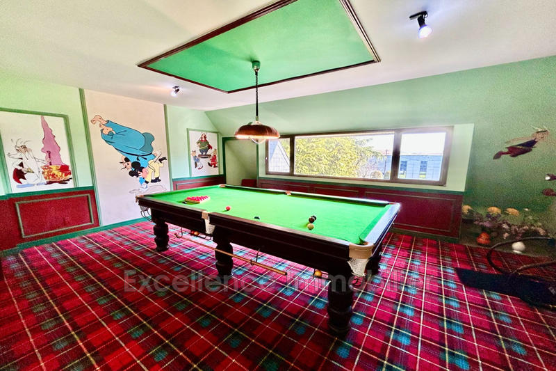 Maison - 320 m² - 10 pièces