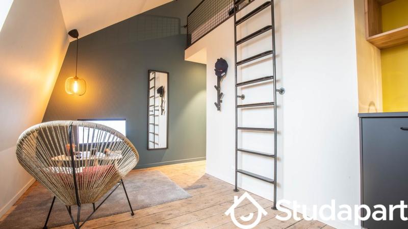 Chambre - 120 m² - 1 pièce