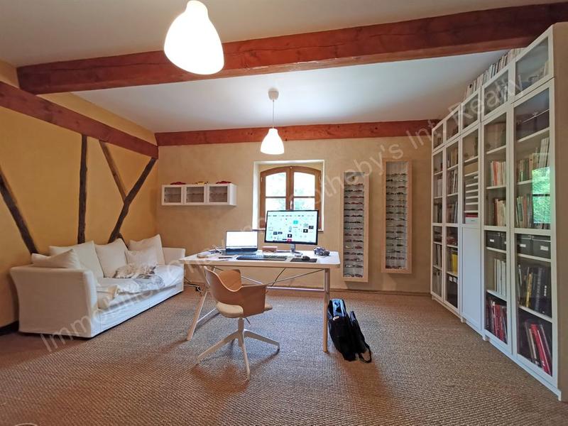 Maison - 360 m² - 8 pièces