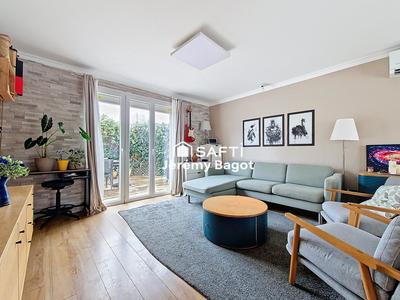 Maison - 99 m² - 5 pièces