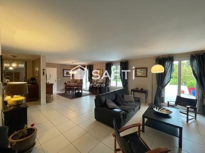 Maison - 256 m² - 9 pièces