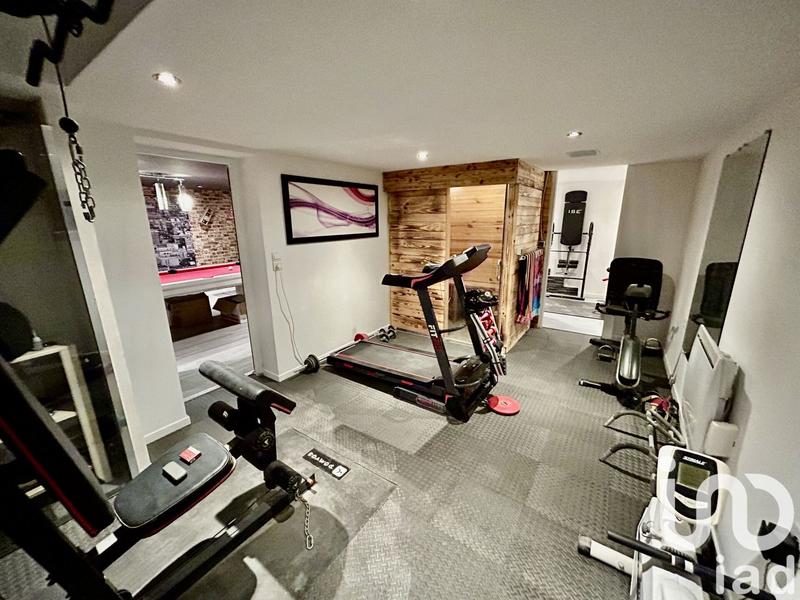 Maison - 210 m² - 7 pièces