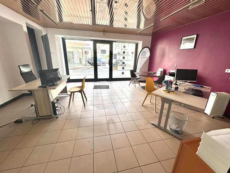 Immeuble - 102 m² - 8 pièces