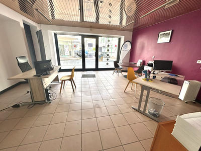 Immeuble - 102 m² - 8 pièces