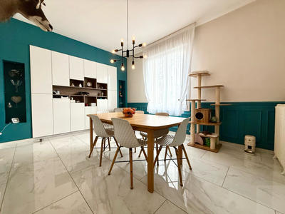 Maison - 227 m² - 7 pièces