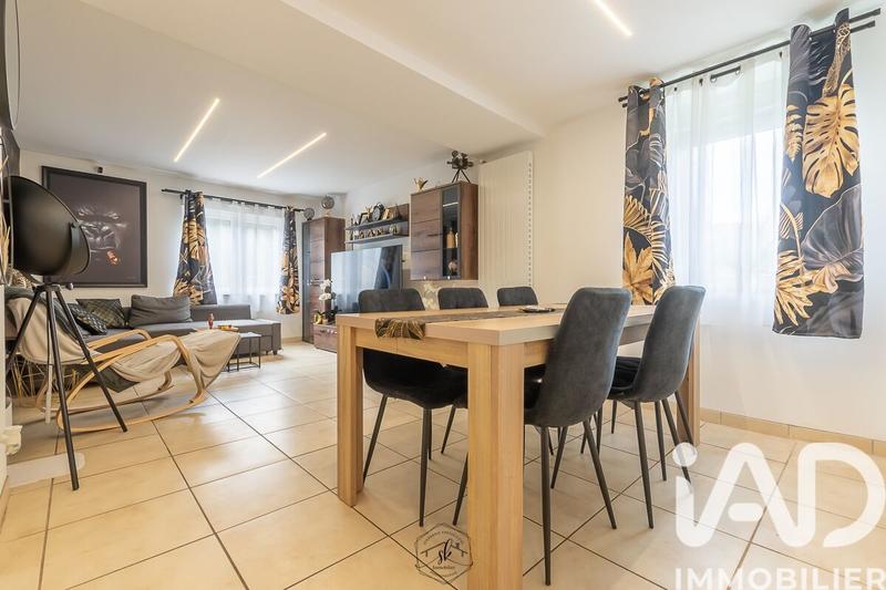 Maison - 98 m² - 5 pièces