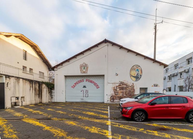 Local d'activité / Entrepôt - 250 m²