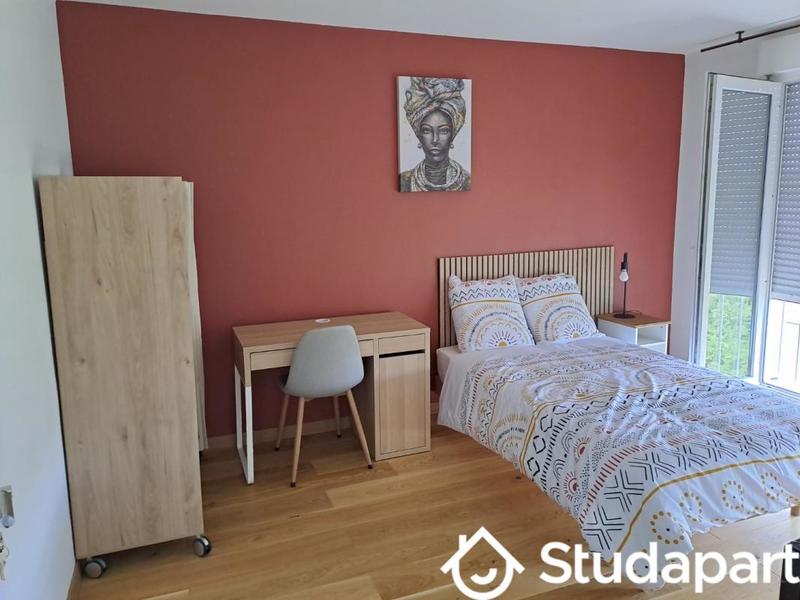 Chambre - 13 m² - 1 pièce