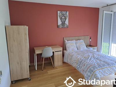 Chambre - 13 m² - 1 pièce