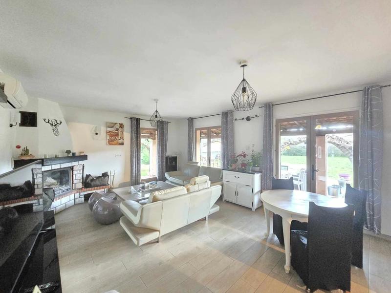 Maison - 90 m² - 3 pièces