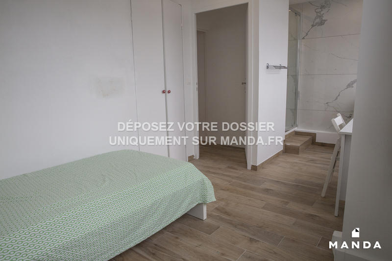 Chambre - 11 m² - 4 pièces