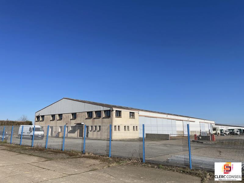 Local d'activités - 1 916 m²