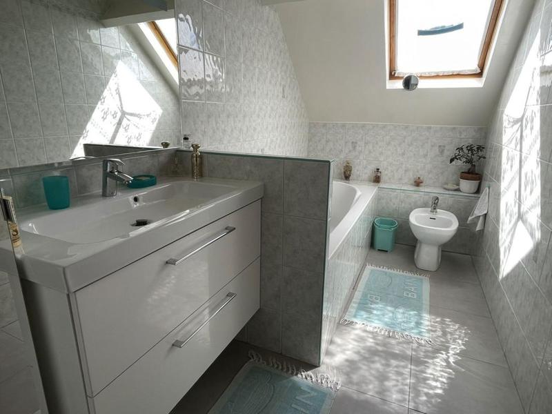 Pavillon - 143 m² - 7 pièces