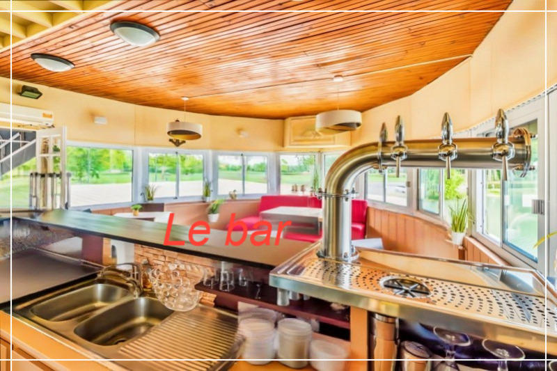 Local commercial - 256 m² - 8 pièces