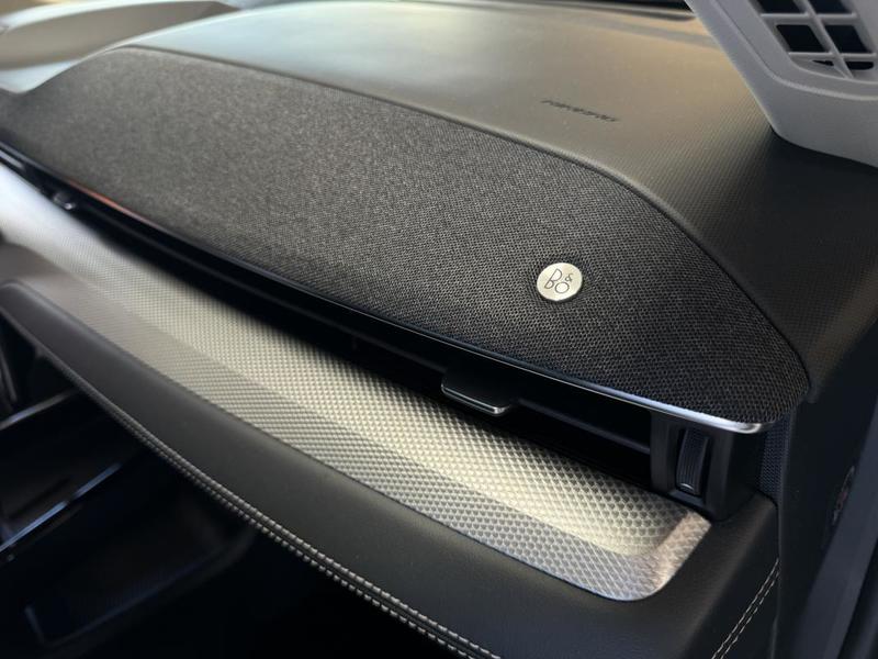 Ford Mustang Mach-E 76 Kw 269 Ch Standard Range / Pack Techno Plus Bleu Vapor