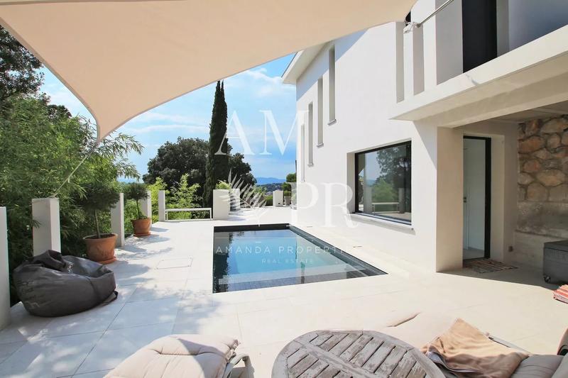 Villa - 233 m² - 7 pièces