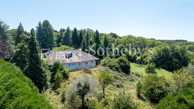 Maison - 230 m² - 8 pièces