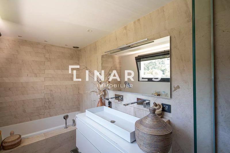 Maison - 350 m² - 4 pièces