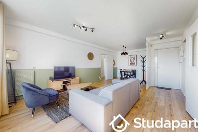 Chambre - 11 m² - 1 pièce