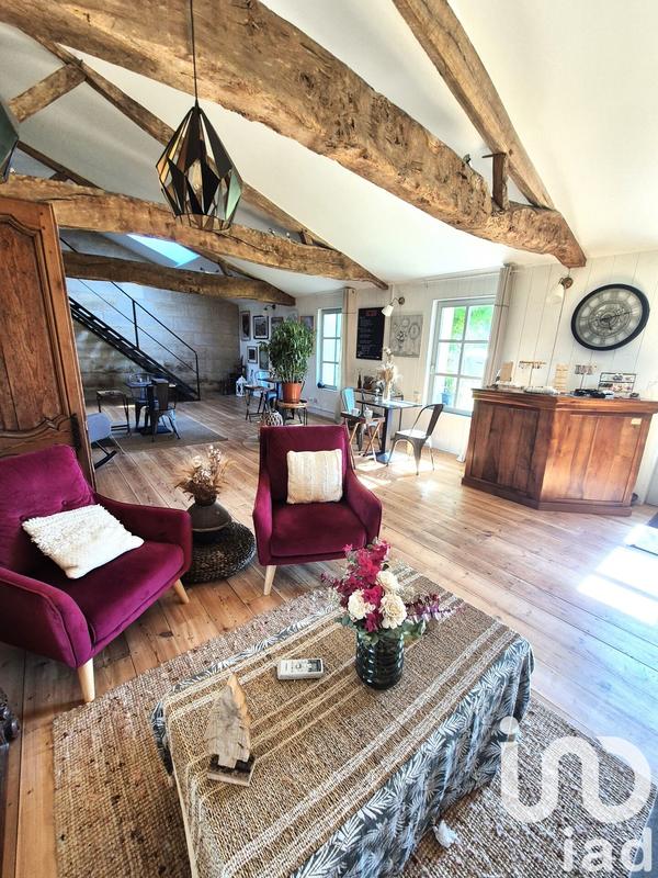 Maison - 261 m² - 6 pièces