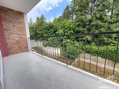 Appartement - 93 m² - 5 pièces