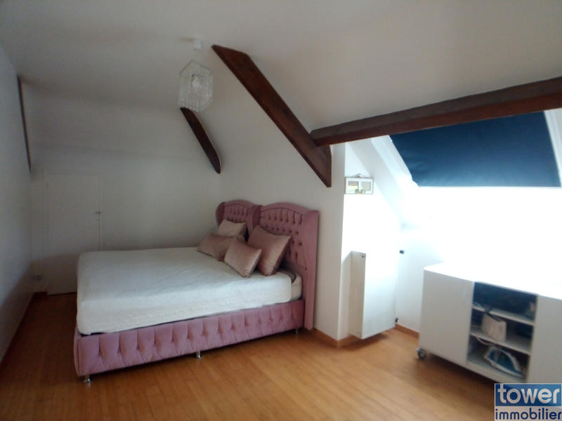 Maison - 220 m² - 7 pièces