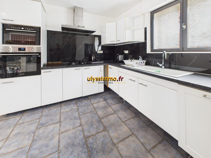 Maison ancienne - 230 m² - 6 pièces