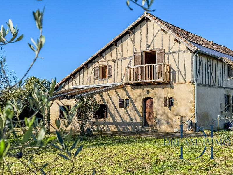 Maison - 200 m² - 7 pièces