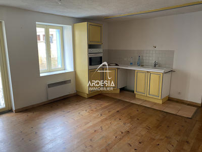 Maison - 180 m² - 9 pièces